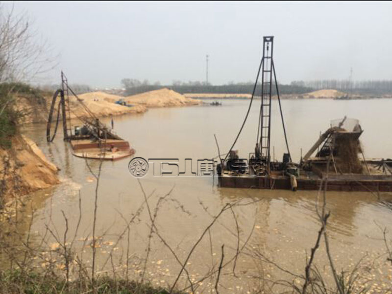 無節(jié)制開采河沙，河堤受損嚴重