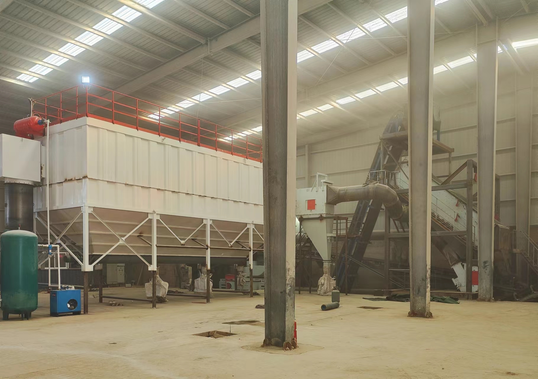 與平面制砂相比，干法制砂樓有哪些優(yōu)勢？