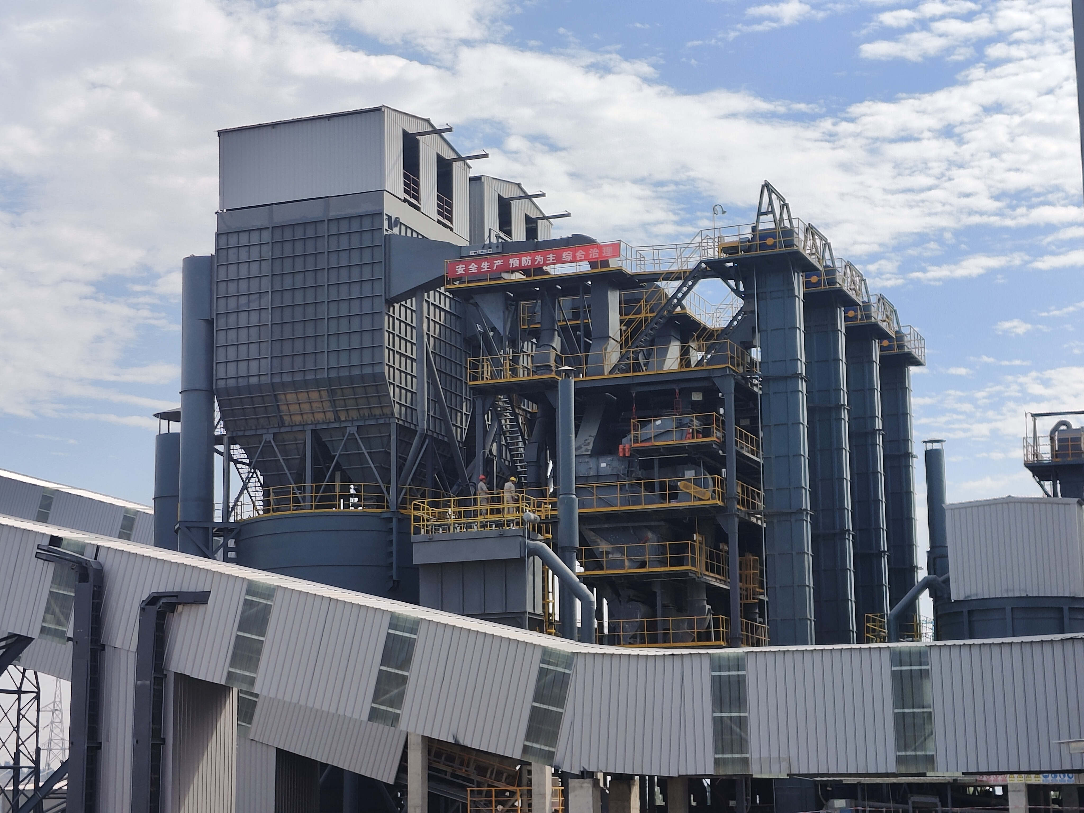 28項(xiàng)大型基礎(chǔ)建設(shè)工程獲批，制砂樓助力企業(yè)提高砂石品質(zhì)